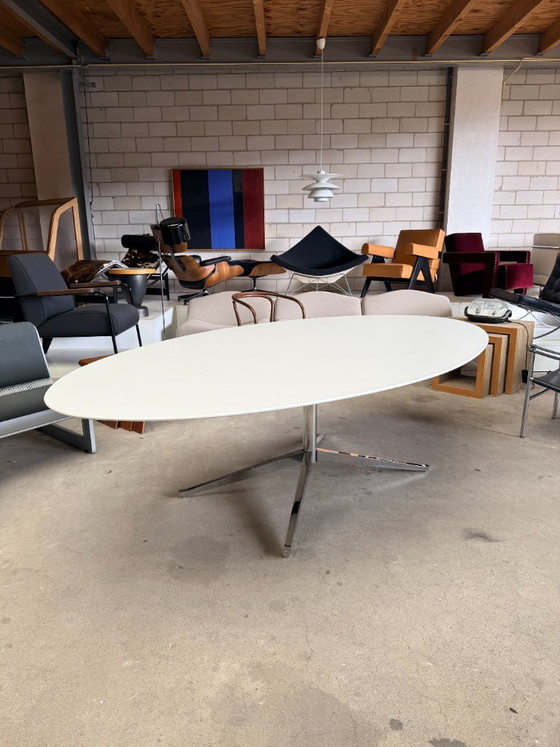Florence Knoll ovaler Tisch, Florence Knoll – Esstische, Kunststoff, Chrom (photo 2 of 12)