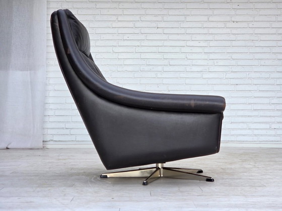 Image 1 of Deense draaibare fauteuil met hoge rugleuning uit de jaren 60 van Aage Christensen, meubelleer