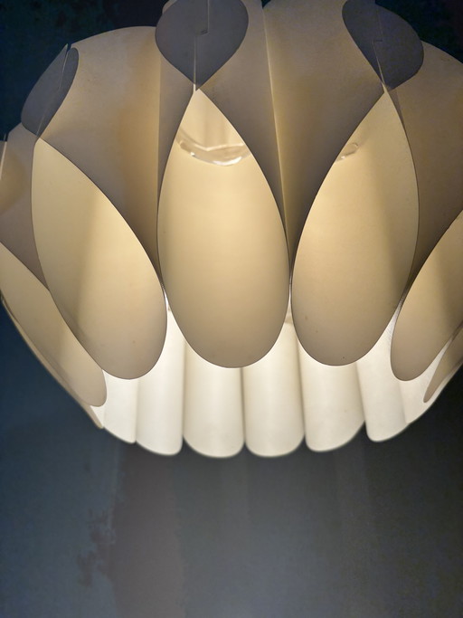 Lampada a sospensione Hoyrup Butterfly, progettata da Lars Schiøler negli anni '60/'70.