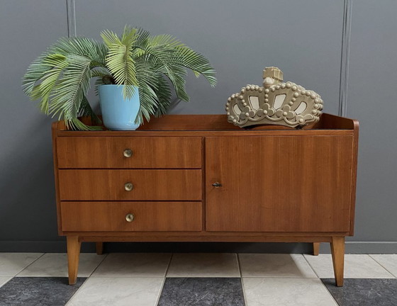 Image 1 of buffet bas en bois brun des années 1960