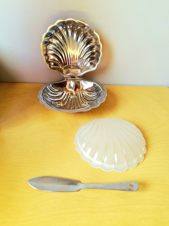 Image 1 of Muschelförmige Butterdose und Edelstahlmesser