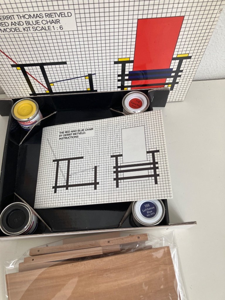 Rietveld Red and Blue Chair Model Kit Scale: 1:6. | €125 | Whoppah