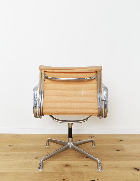 Image 1 of Charles & Ray Eames Aluminium Stoel Groep Ea 107 Voor Herman Miller