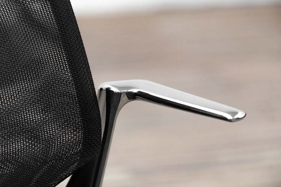 Image 1 of Vitra Medaslim Vergaderstoel