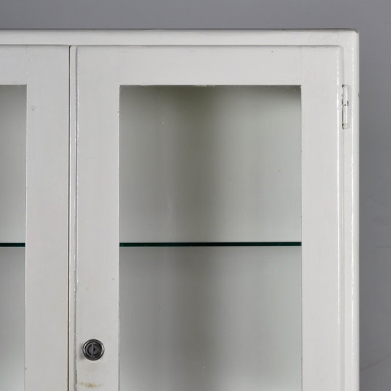 Image 1 of Armoire à pharmacie en bois, années 1950