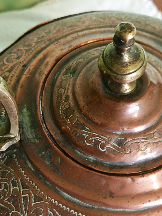 Image 1 of Zeldzame antieke handgehamerde koperen theeketel met komfoor-Maghreb. 
