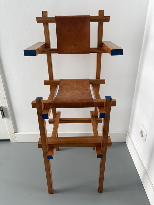 Seggiolone in stile “Gerrit Rietveld”.