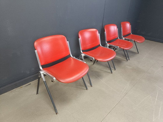 Image 1 of Vintage Italiaanse stapelbare eetkamerstoelen, 1970