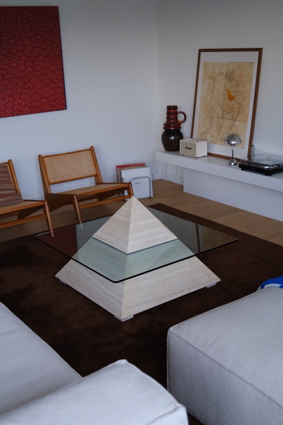 Table basse pyramide vintage postmoderne en travertin (années 1980) – Tables basses, Glass, Marble (photo 3 of 5)