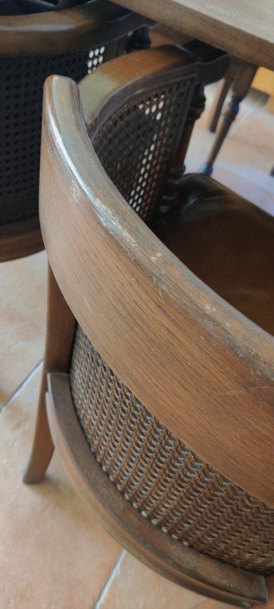 Image 1 of Chaises vintage en bois foncé, cuir et rotin - Lot de 4