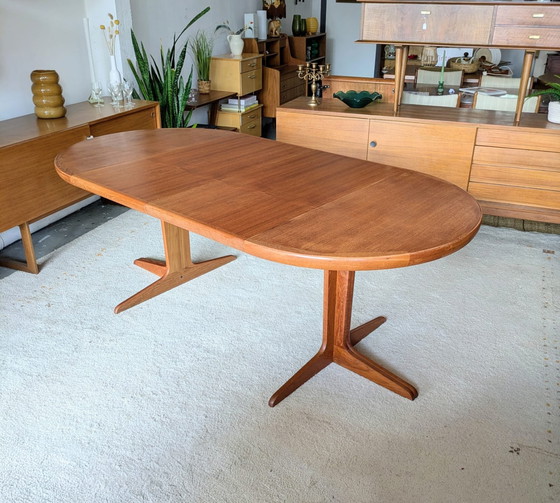 Image 1 of Table de salle à manger ronde extensible vintage en teck danois