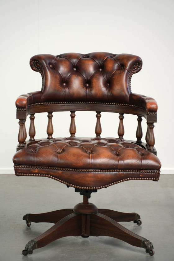 Sedia da ufficio Chesterfield di lusso in pelle bovina inglese, girevole e reclinabile con bottoni, colori (photo 2 of 15)