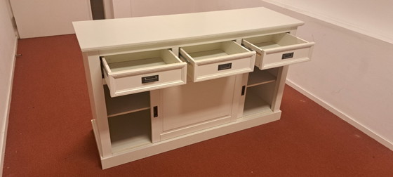 Image 1 of Weißes Sideboard/TV-Möbel aus Holz | 3 Schubladen & Schiebetüren