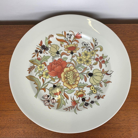 Image 1 of Très grand plat en pierre de fer du Staffordshire, Burleigh, motif floral, 1970