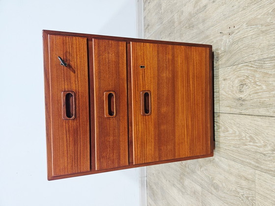 Contenitore vintage in teak di Niels Jonsson per Hugo Troeds, anni '60 – Armadi contenitori (photo 14 of 15)