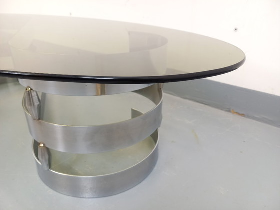 Image 1 of Vintage ovale salontafel van rookglas en verchroomd metaal uit de jaren 70.