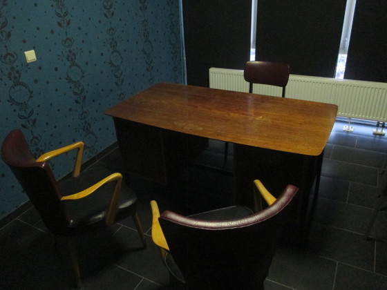 Image 1 of Set Schreibtisch + Bürostuhl + 2 zusätzliche Stühle, ab 1960