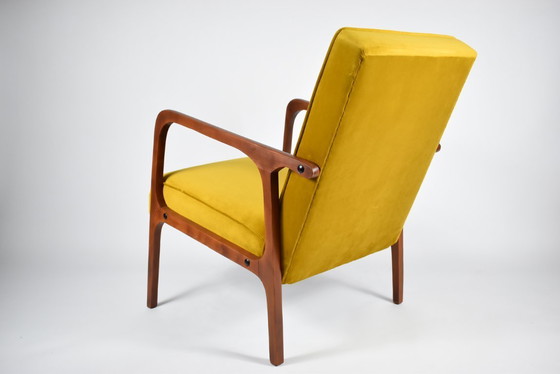 Image 1 of Fauteuil polonais vintage b-04, velours doré 1970