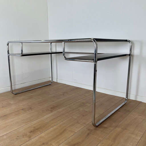 Bureau de style Bauhaus en acier tubulaire et plateau en bois laqué noir, 1980