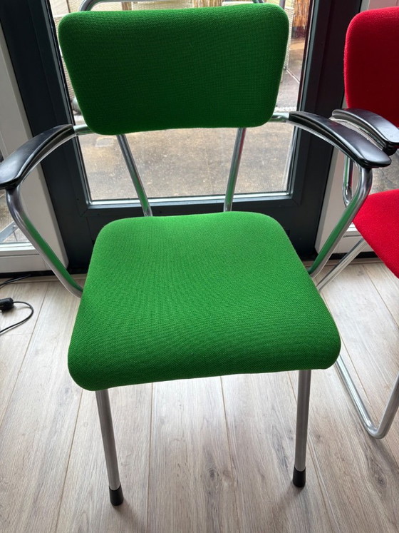 3 chaises Gispen originales retapissées avec des couleurs primaires – Chaises de salle à manger, Metal (photo 4 of 5)