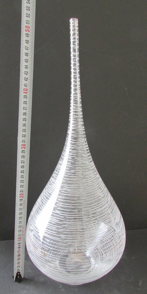 Image 1 of Handgeblazen en handgeëtste vaas van helder glas 