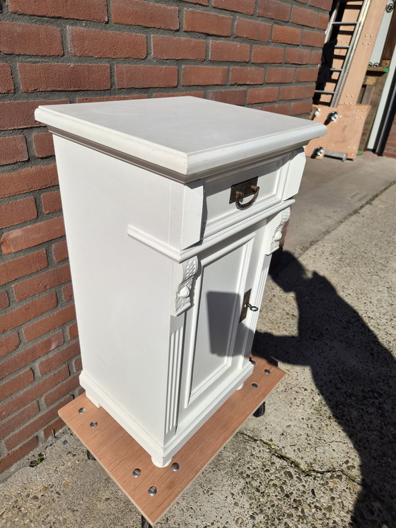 Image 1 of Nachtkastje