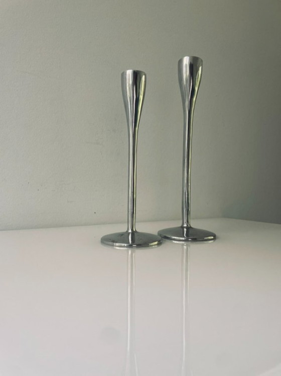 Image 1 of Juego de 2 portavelas de aluminio con diseño especial – Diferentes alturas