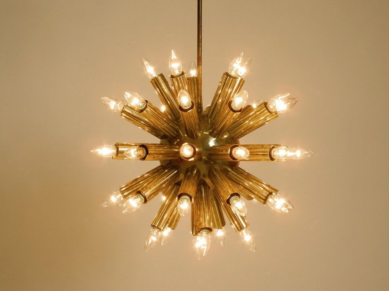 Image 1 of Lámpara de techo XXL de latón, estilo espacial, de los años 60, de J.T. Kalmar, con 43 brazos | 66 cm | 26"