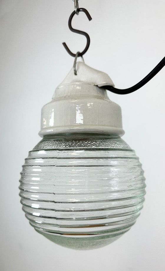 Image 1 of Vintage witte porseleinen hanglamp met geribbeld glas, jaren 70