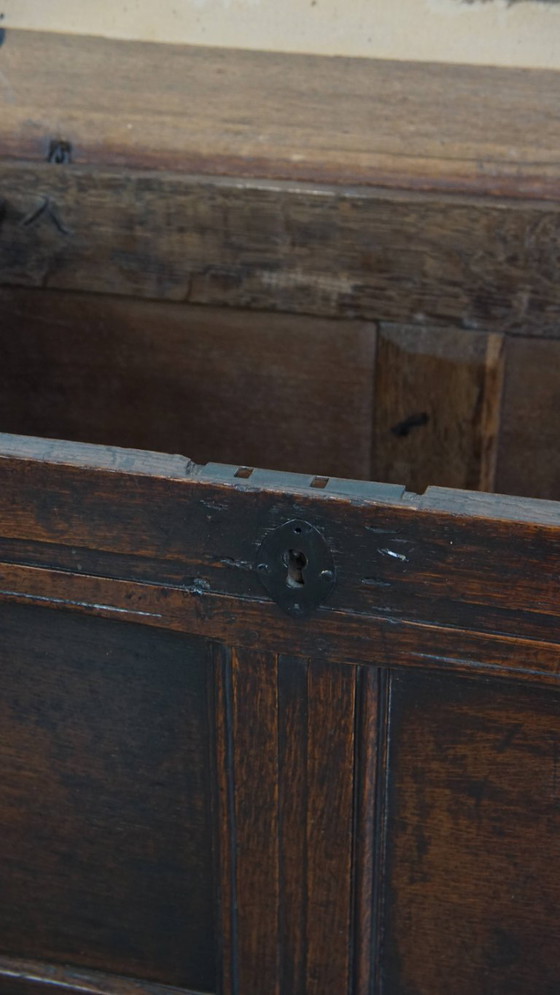 Image 1 of Cofre antiguo de roble inglés del siglo XVII