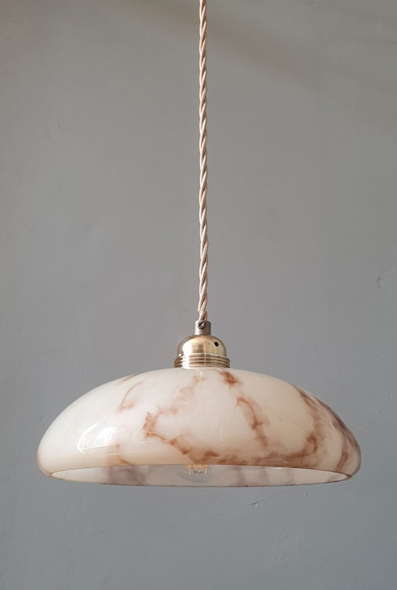 Image 1 of Suspension vintage en verre opalin de style Art déco