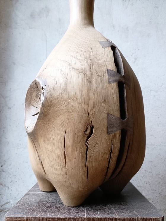 Image 1 of Gran jarrón/escultura en roble macizo tallado