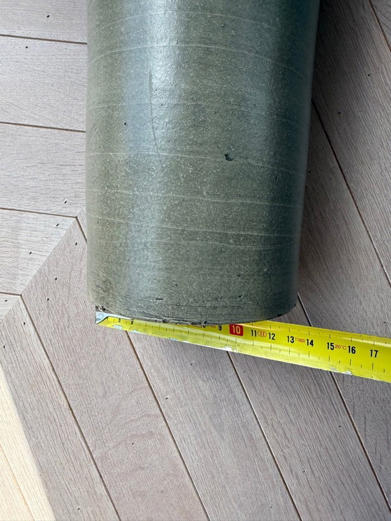 Image 1 of 2 vasi decorativi alti e stretti verde oliva a forma di bottiglia