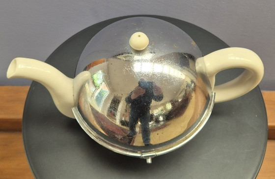 Image 1 of Ever Hot 'insulated' teapot.