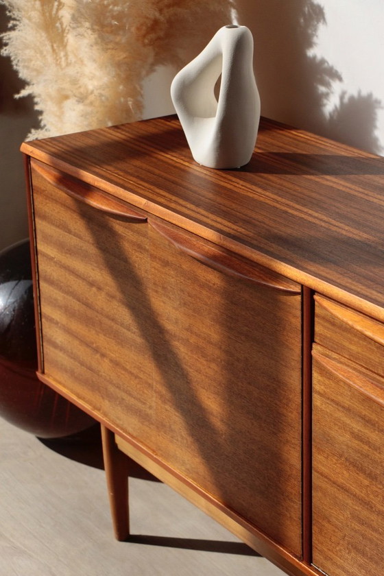 Image 1 of Meuble Vintage Zebrano et Noyer Morris of Glasgow