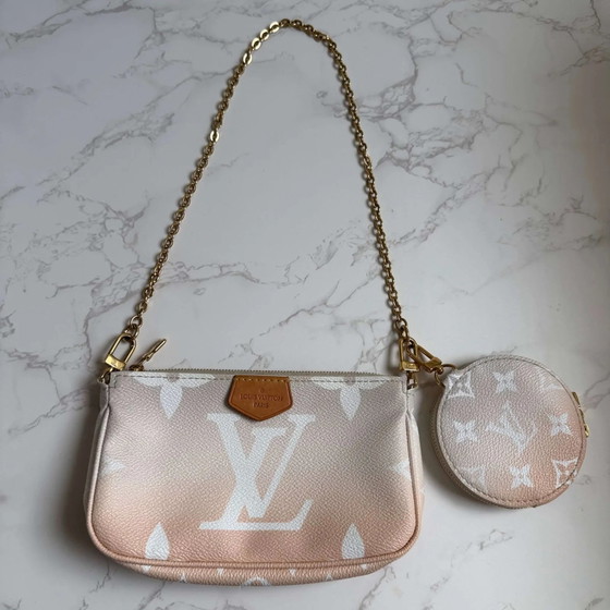 Louis Vuitton pink monogram giant by the pool Multi Pochette Accessoires – Andere Taschen, Leinwand (photo 8 of 17)