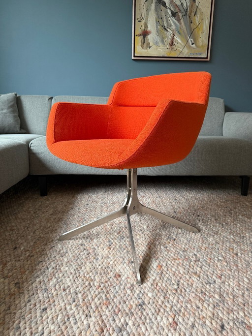 1 sedia Artifort Mood di Rene Holten con base a stella in acciaio