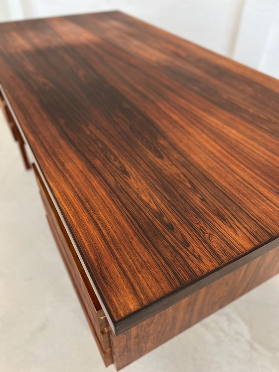 Image 1 of Bureau de direction en bois de rose par Illum Wikkelsø, 1970
