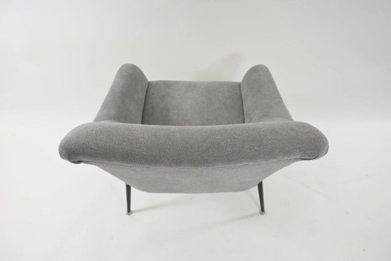 Image 1 of Grijze vierkante schelp