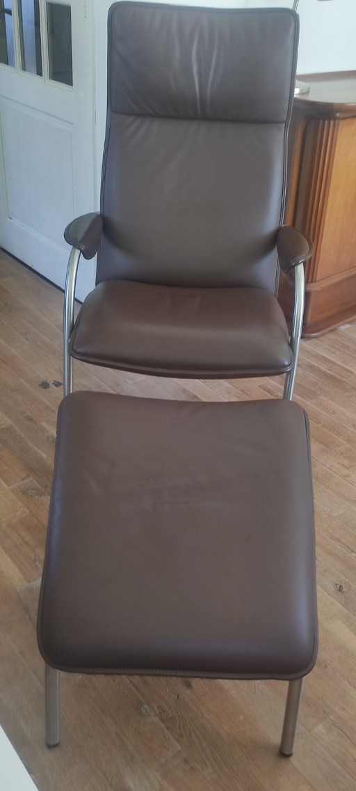 Fauteuil et armoire DeSede DS270 en cuir brun foncé