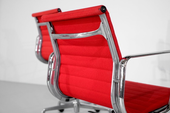 Image 1 of Conjunto de sillones EA 117 de Charles Ray Eames para ICF USA 1969.