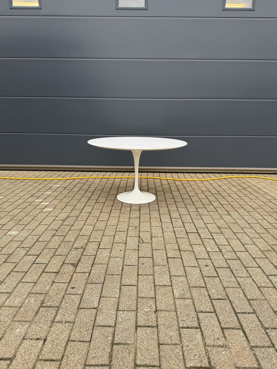 Image 1 of Original round Knoll Tulip dining table (120cm) white laminate Eero Saarinen