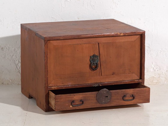 Antique Japanese cedar kodansu with compartments and bottom drawer, Early Taishō-Showa (c. ) #24 (photo 23 of 40)