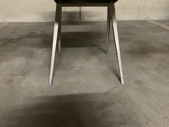 Chaise Original Result, un modèle conçu par Friso Kramer et Wim Rietveld en 1969 – Ahrend (photo 8 of 12)