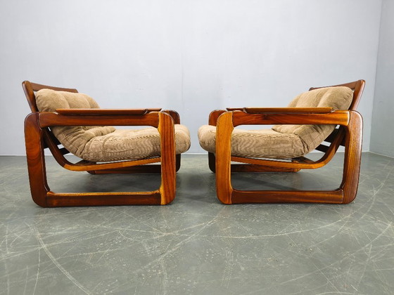 Image 1 of Twee Scandinavische loungestoelen uit de jaren 70, gemaakt van hout met corduroy bekleding.