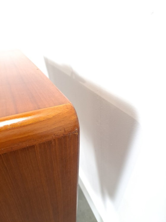 Image 1 of Teak vrijstaand partner bureau met schuine vormen, lades en extra uitschuifbaar werkblad