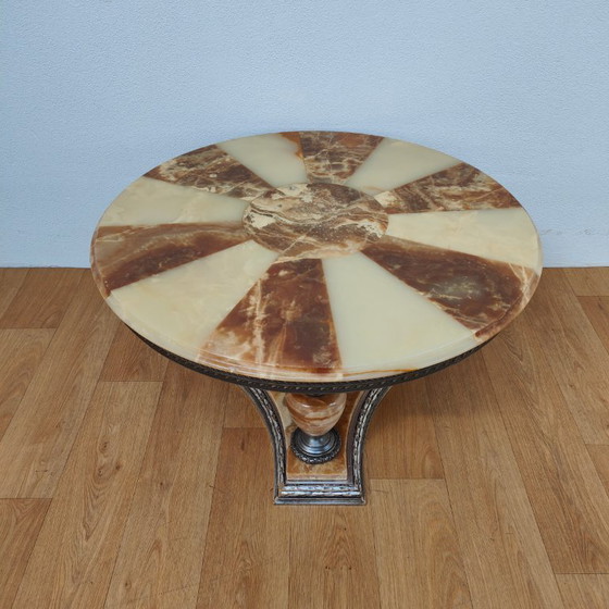 Image 1 of Table basse ronde vintage de style Régence avec plateau en marbre