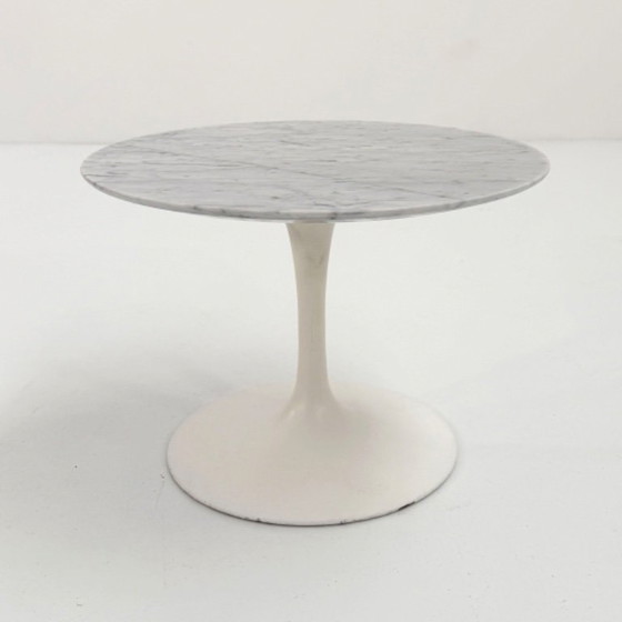 Image 1 of Table d'appoint basse tulipe en marbre, par Eero Saarinen pour Knoll, années 1970