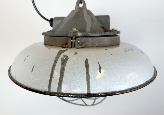 Image 1 of Industrielle graue Emaille-Hängeleuchte im Fabrikkäfig-Design aus Gusseisen von Zaos, 1960er Jahre
