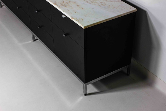 Image 1 of Directiedressoir van F. Knoll.